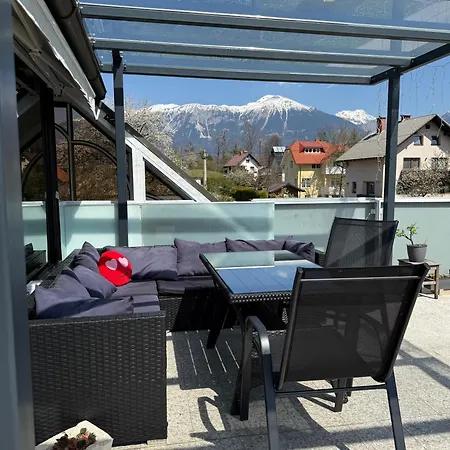 Poppy's דירה בלד